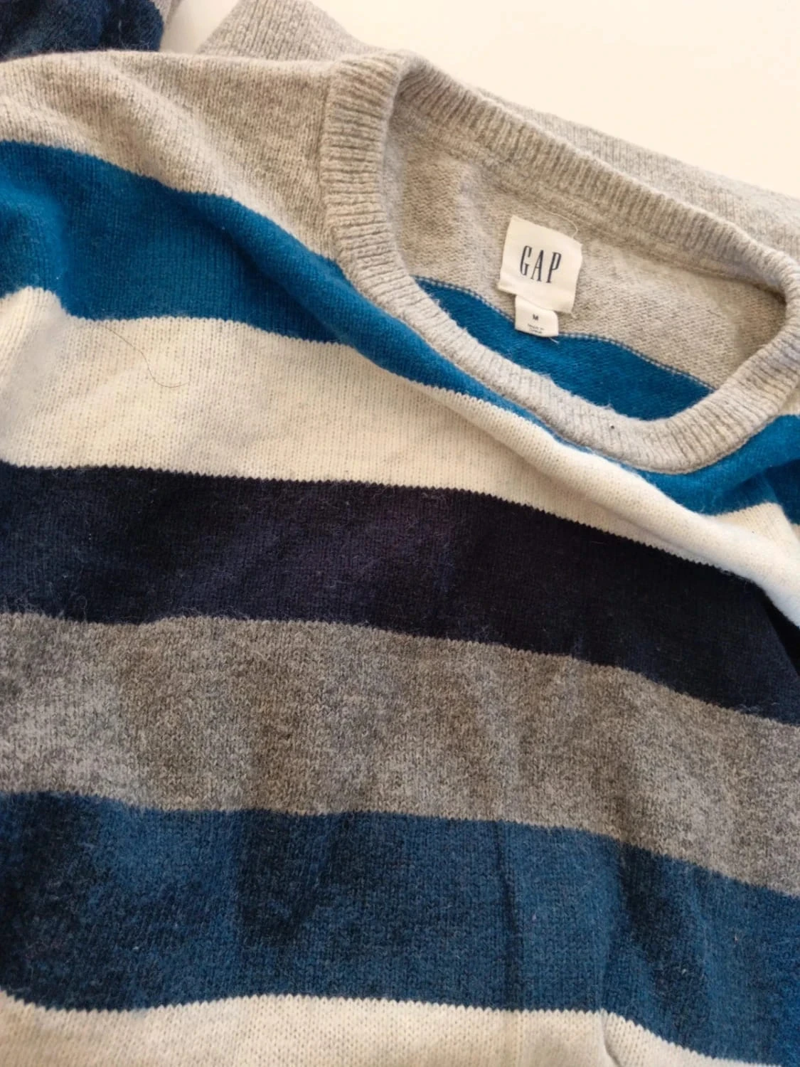 C72 Pull rayures laine Mérinos Gap taille M – photo 4